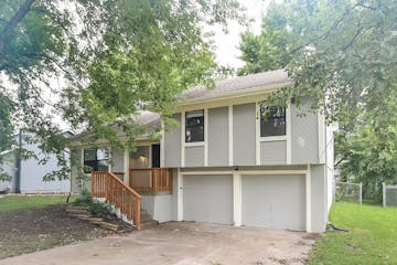 104 E Frank St Kearney, MO 64060
